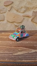 Carica e avvia il video nel visualizzatore di galleria, Citroen 2CV - Miniature Decorate - cod 11
